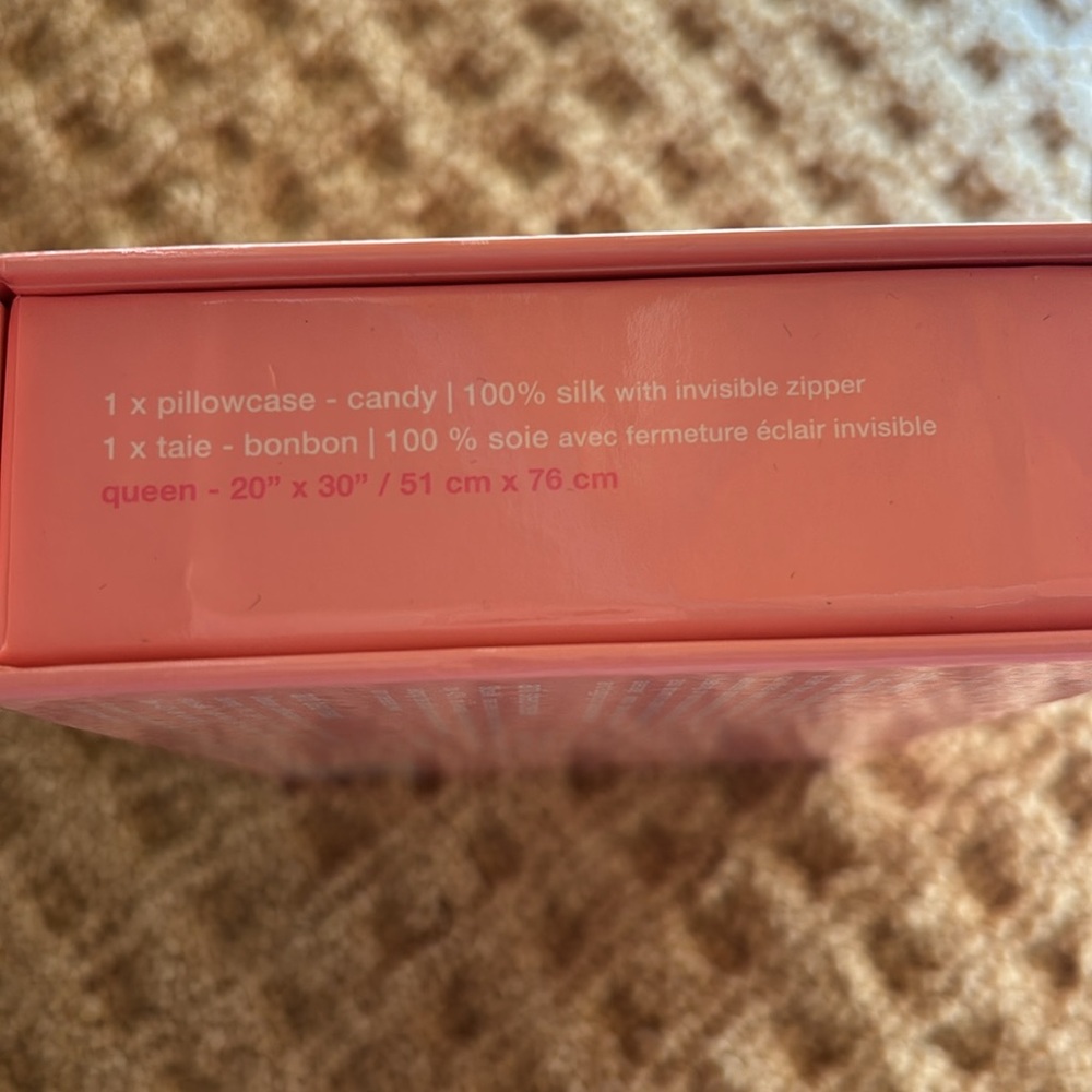 BNIB Slip Silk pillowcase and sleep mask set petal pink - Picture 7 of 7